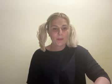 blondie xoxoxo