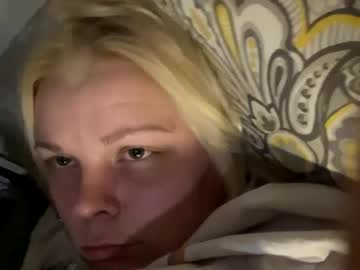 elegantblondevi