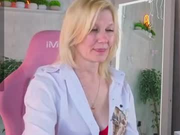 julie lucasss