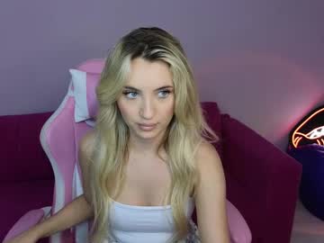 valeriesteele